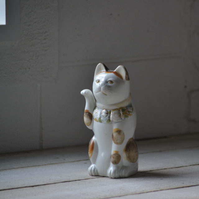 骨董品出張買取 陶器製の招き猫 正面
