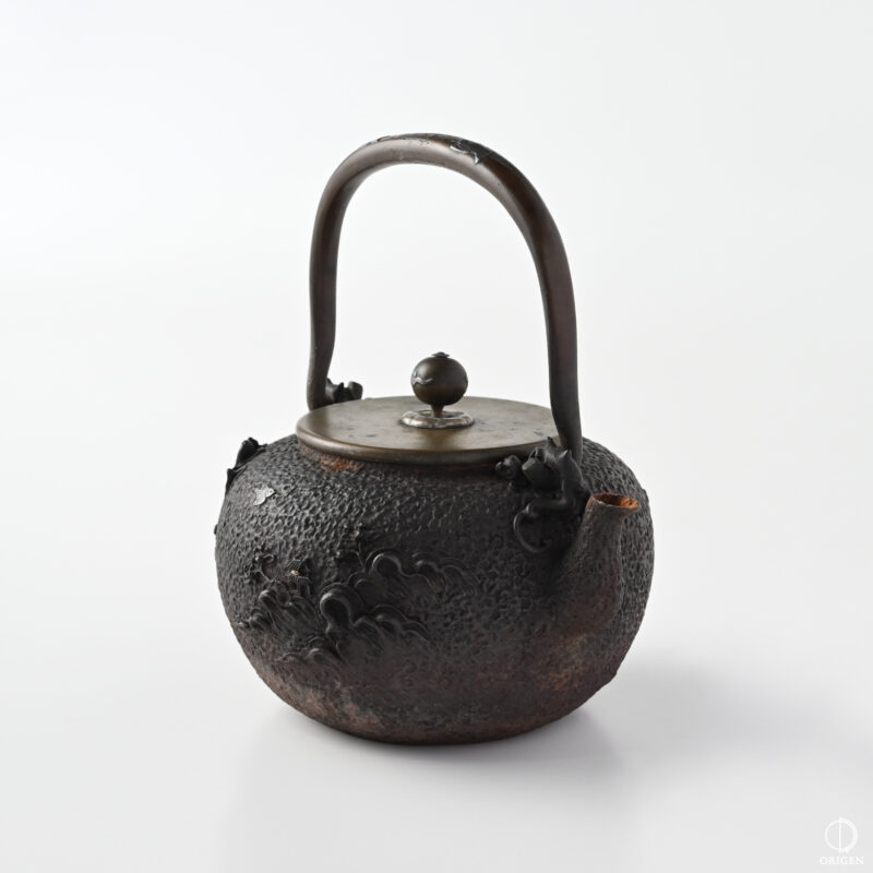 日本製 鉄瓶 亀文堂 骨董品買取実例・実績 - 骨董品買取 亀文堂 象嵌鉄瓶 - ORIGEN